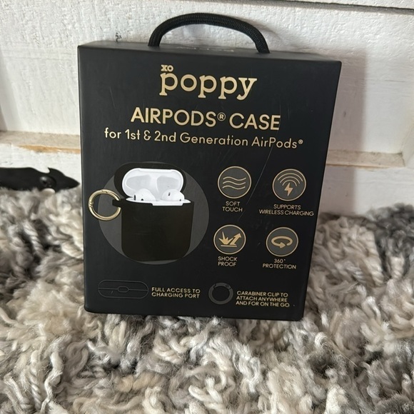 NWT XO Poppy Black AirPod 1ST and 2ND Gen Case - Picture 2 of 3